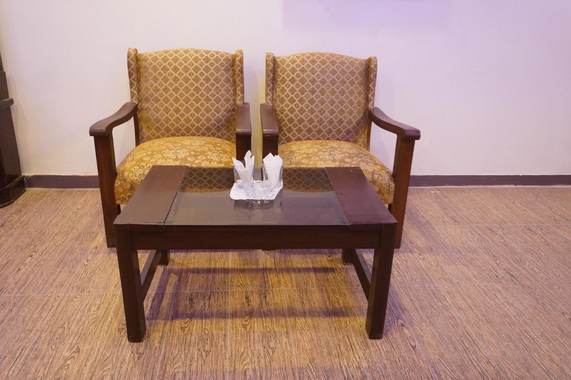 National Hotel Lahore Bagian luar foto