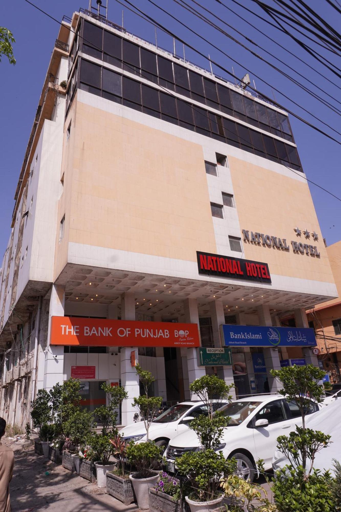 National Hotel Lahore Bagian luar foto