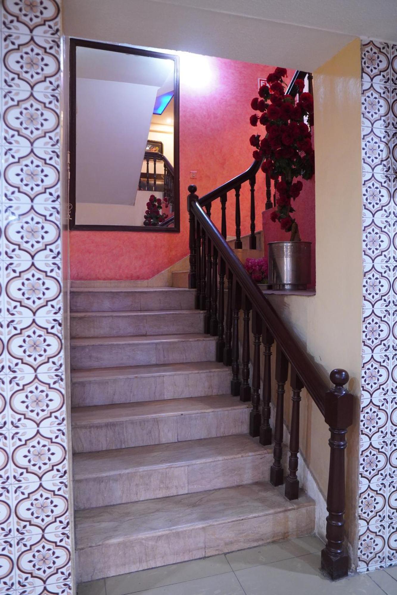 National Hotel Lahore Bagian luar foto