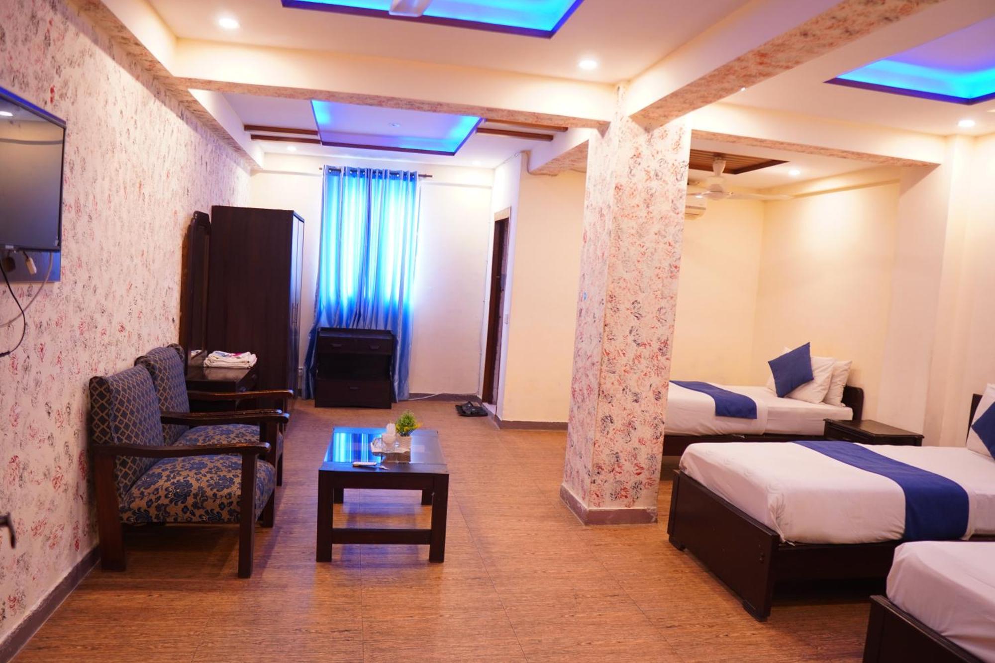 National Hotel Lahore Bagian luar foto